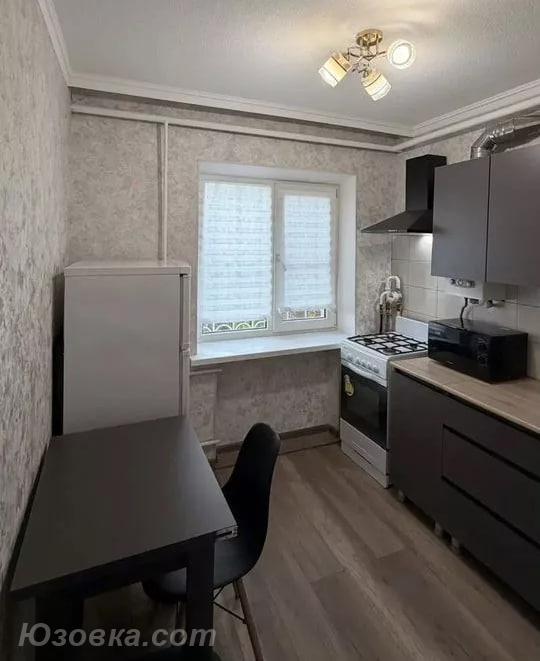 2-комн. квартира, 55м², с мебелью, 2/9 эт., ДОНЕЦК