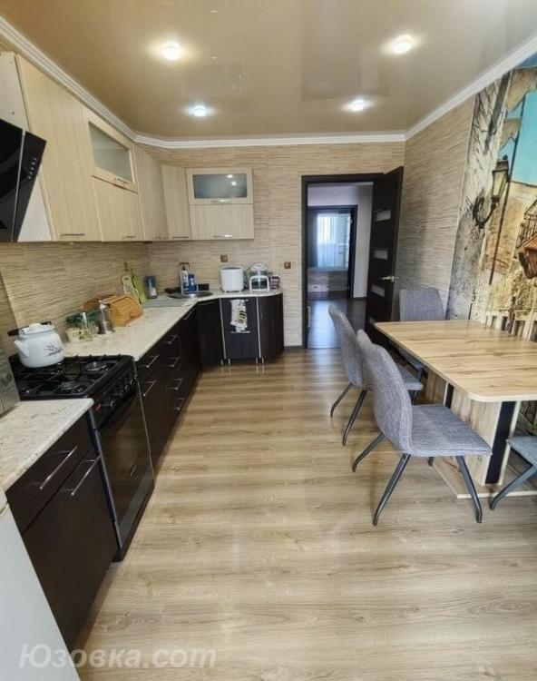 3-комн. квартира, 82м², с мебелью, 5/9 эт., ДОНЕЦК