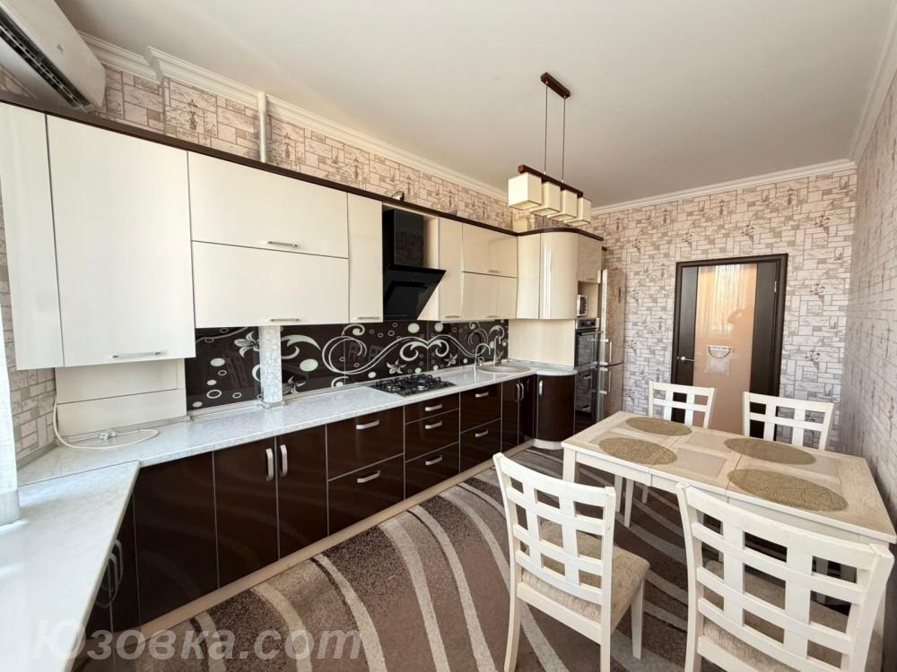 3-комн. квартира, 110м², с мебелью, 3/5 эт., ДОНЕЦК