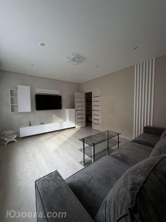 2-комн. квартира, 54м², с мебелью, 3/5 эт., ДОНЕЦК