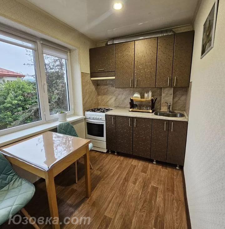 3-комн. квартира, 85м², с мебелью, 3/9 эт., ДОНЕЦК
