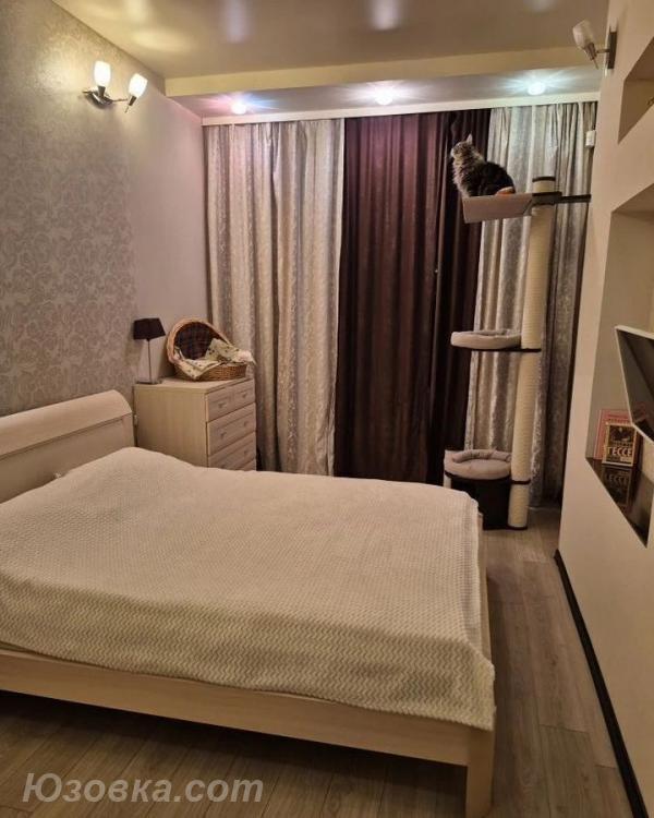 3-комн. квартира, 80м², с мебелью, 4/5 эт., ДОНЕЦК