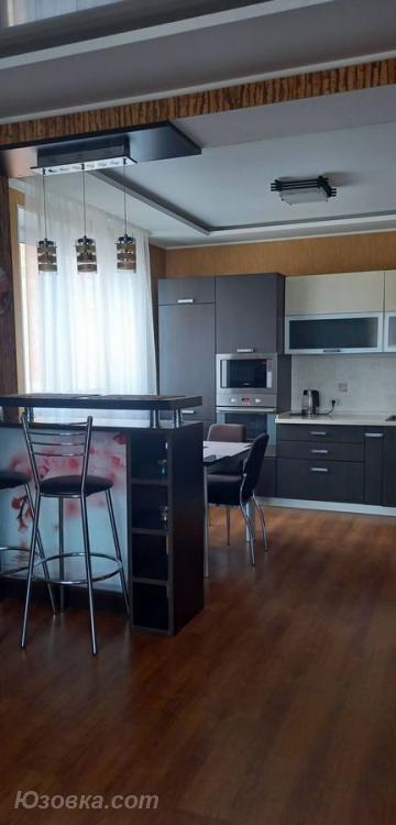 2-комн. квартира, 61м², с мебелью, 5/9 эт., ДОНЕЦК