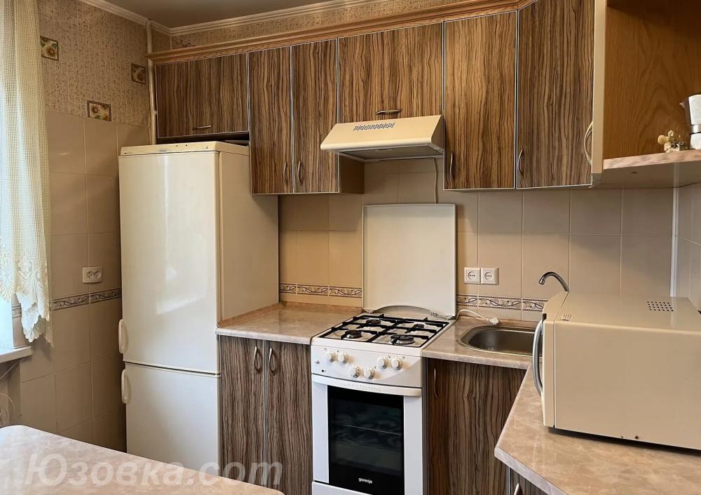 2-комн. квартира, 42м², с мебелью, 2/9 эт., ДОНЕЦК