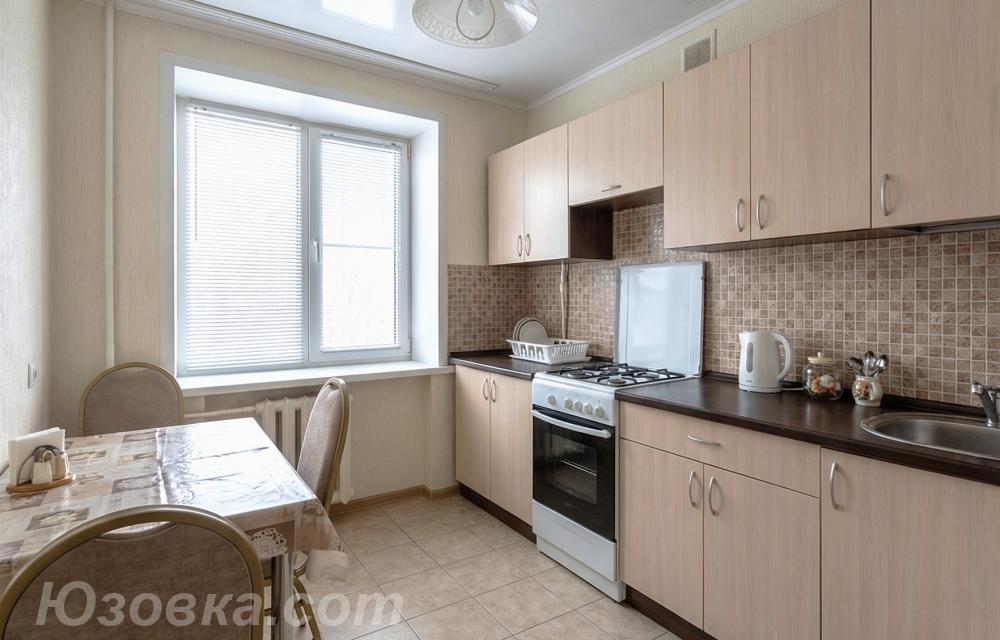 2-комн. квартира, 44м², с мебелью, 2/2 эт., ДОНЕЦК