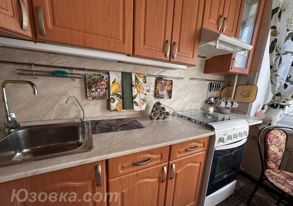 2-комн. квартира, 46м², с мебелью, 2/4 эт., ДОНЕЦК