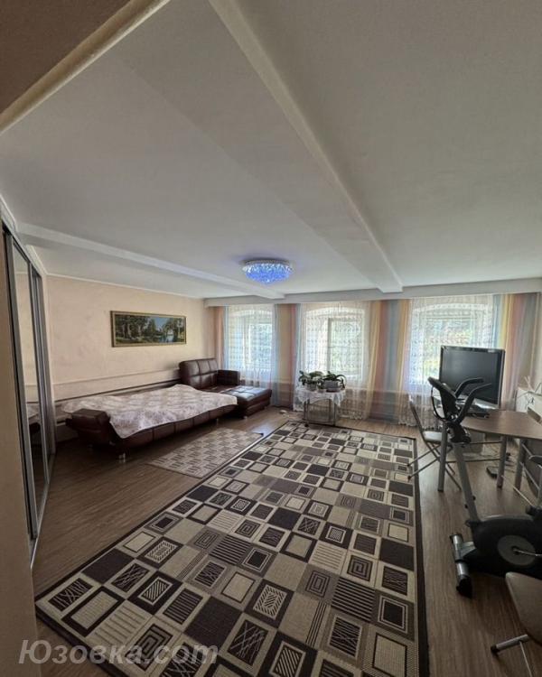 2-комн. квартира, 65м², с мебелью, 1/2 эт., ДОНЕЦК