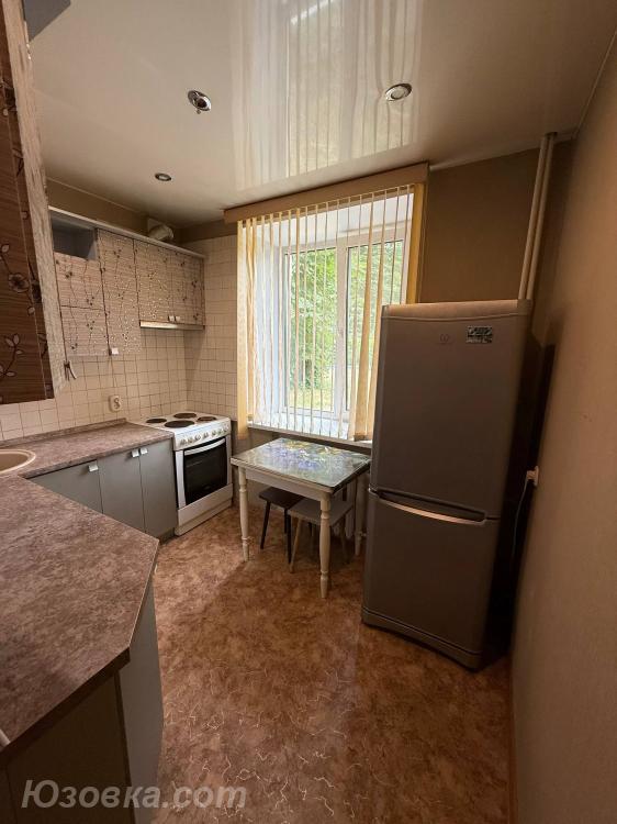 2-комн. квартира, 46м², с мебелью, 3/9 эт., ДОНЕЦК